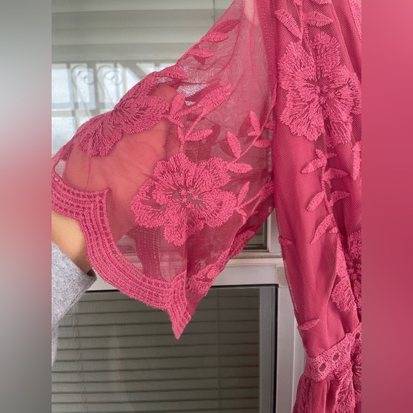 HONEY PUNCH Raspberry Lace Romper - Picture 4 of 6